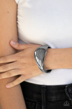 Load image into Gallery viewer, Retro Reflections- Gunmetal Bracelet- Paparazzi Accessories