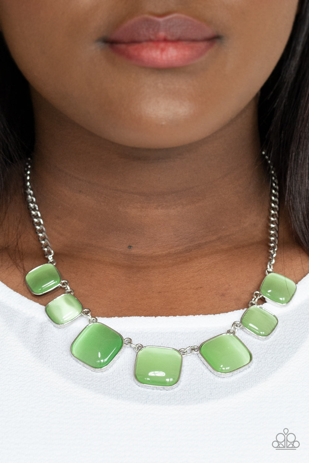 Green and silver sales paparazzi necklace